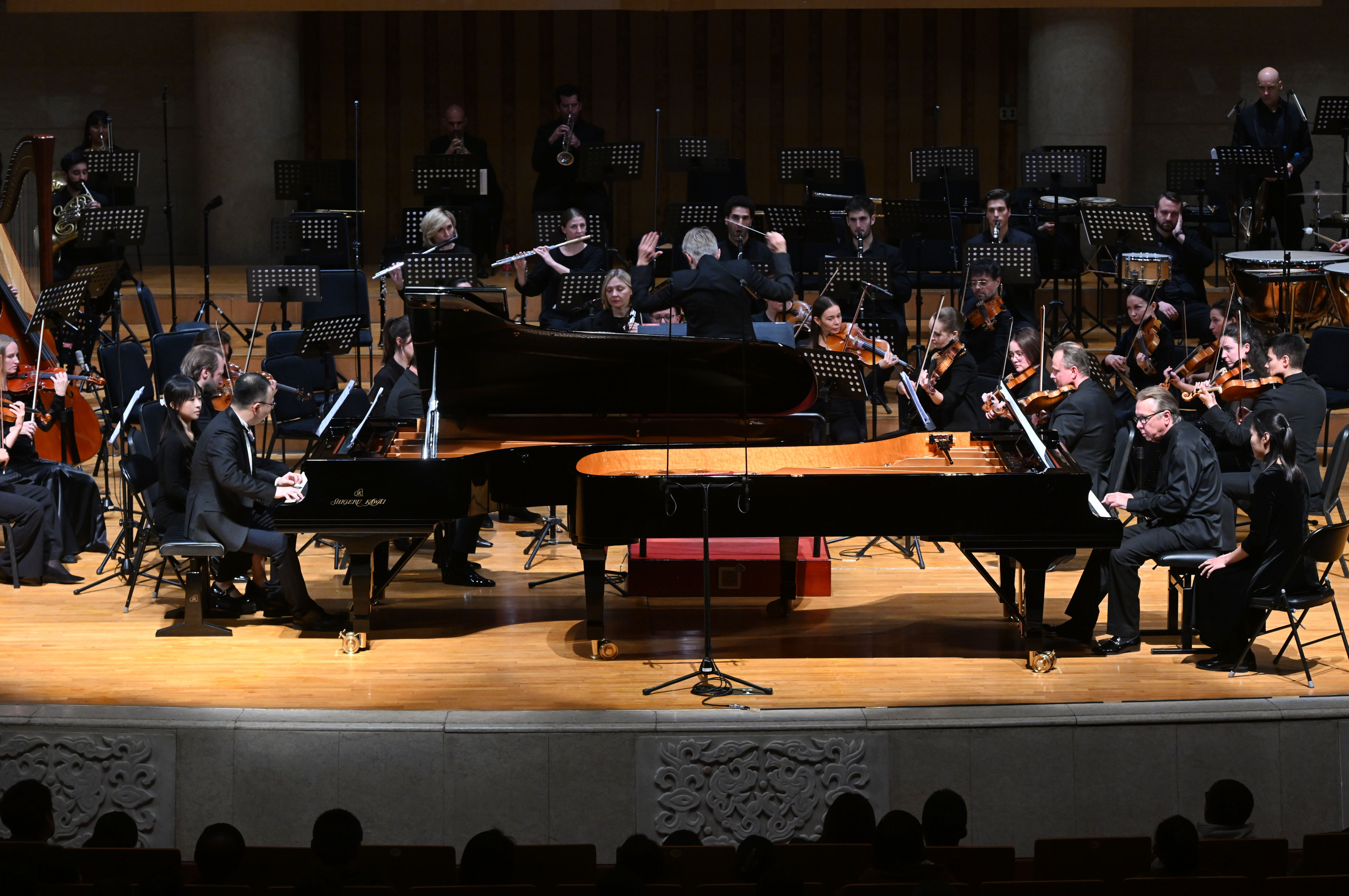 普莱特涅夫与安天旭在中山公园音乐堂演绎双钢协奏曲